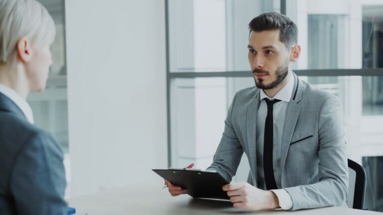 Como usar curiosidades úteis para impressionar em entrevistas de emprego