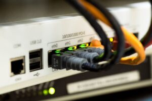 Como utilizar curiosidades úteis para aprimorar suas habilidades de networking e relacionamento profissional