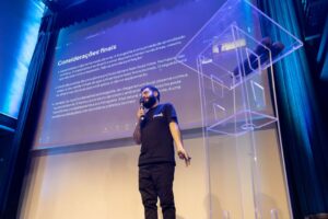 Como utilizar curiosidades úteis para engajar seu público em apresentações e palestras